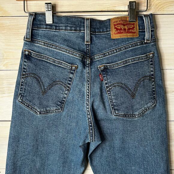 Levi's Wedgie Straight Jeans with Frayed Hem size 26 - Picture 3 of 6